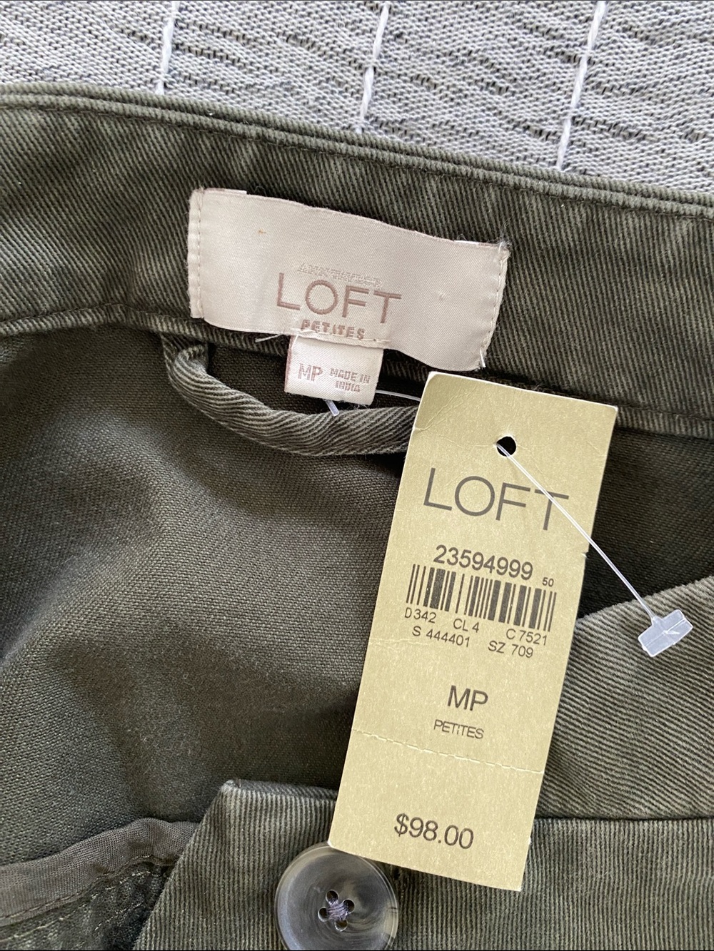 LOFT Olive Green Utility Jacket with Flap Pockets Size Medium Petite NWT - Picture 8 of 9